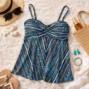 Tankini Swim Top Medium Black Blue Geometric Twist Front Resort Cruise Swimwear